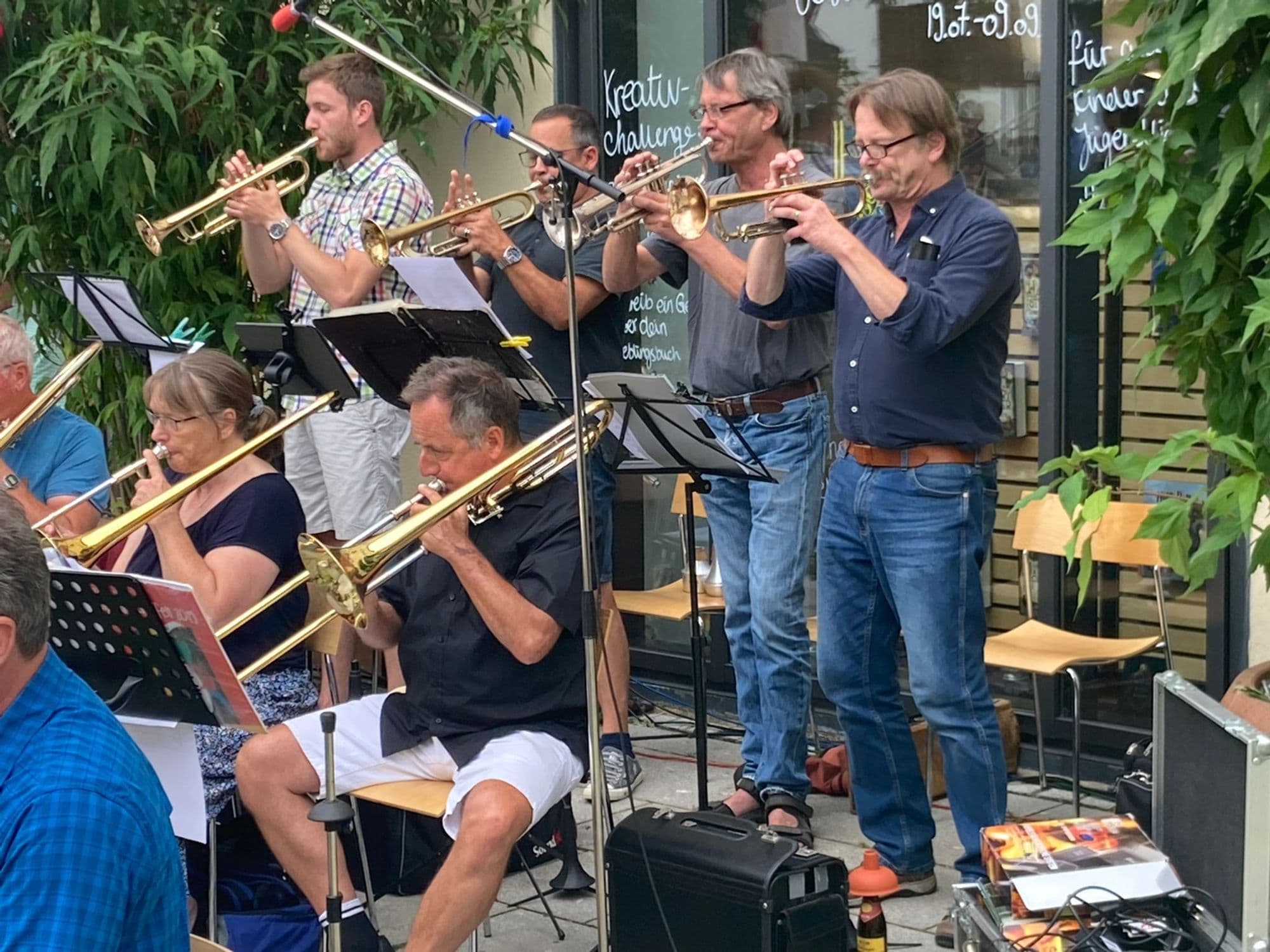 Die JuzztFriends spielen open air am Salzstadel in Rosenheim